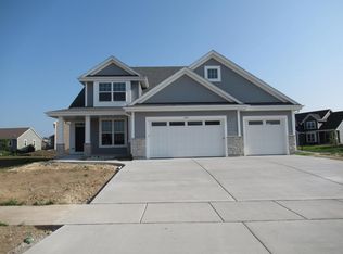 1741 Arbor Vista Dr, West Bend, WI 53095