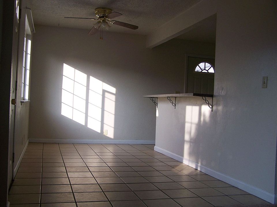 2nd image of 3071 Hoover St