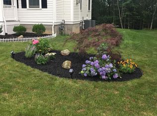 10 Julia Dr, Bellingham, MA 02019