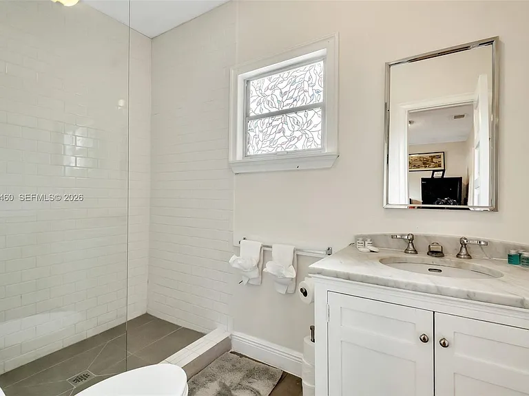1826 NW South River Dr — Photo 37