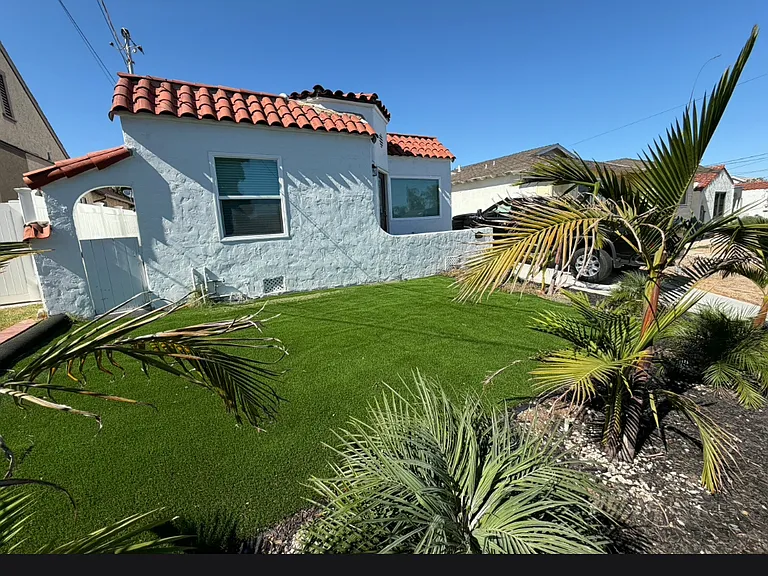 1480 W Santa Cruz St — Photo 2