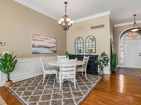 2nd image of 1205 Richards Cir