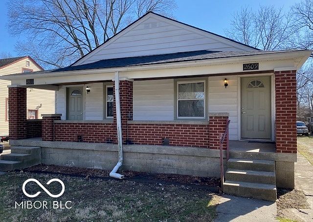 2609-2611 E Troy Ave