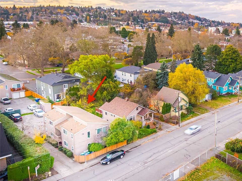 Well Maintained 4-Plex in Downtown Renton!