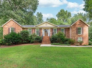 620 Barrocliff Rd, Clemmons, NC 27012