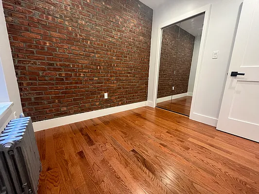 Rented by Triumph Property Group | media 7