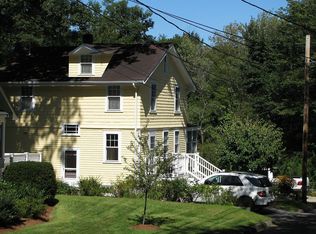 20 Parkwood Rd, Lynnfield, MA 01940