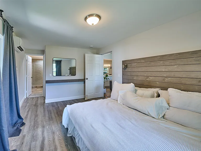 801 NE 15th St — Photo 5