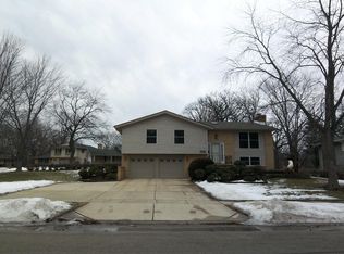 610 Tilipi Ln, Schaumburg, IL 60193