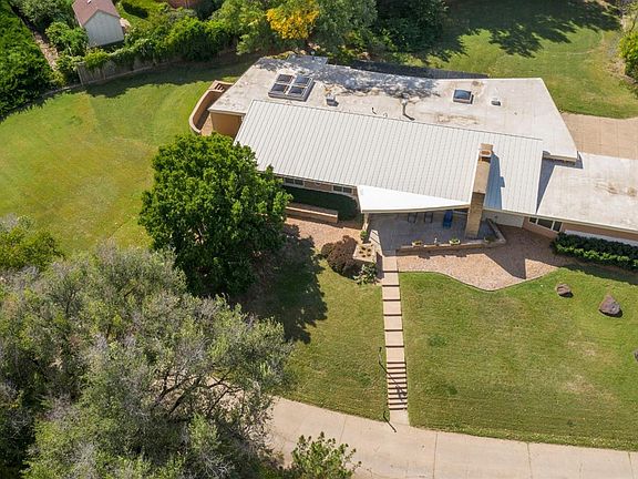 4th image of 116 W Lake Dr