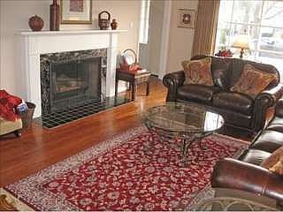 2nd image of 320 N Williamsbury Rd