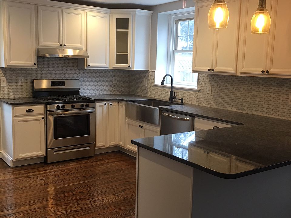 1st image of 920 Turner Ave