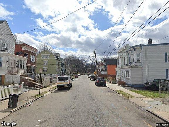 Exterior Neighborhood (street photo)