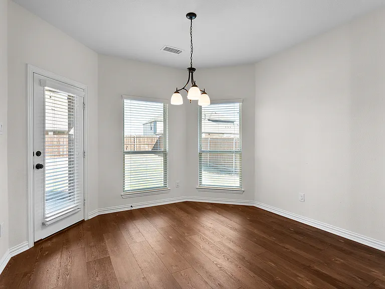1209 Rogers Pkwy — Photo 16