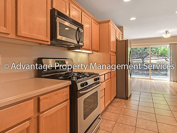 2nd image of 4548 Las Lomitas Dr