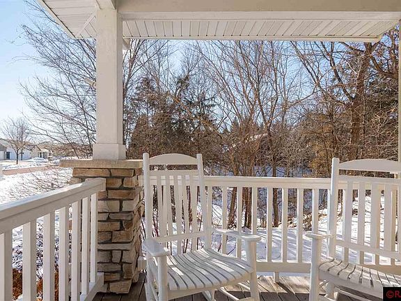 5th image of 214 Woodhaven Ln