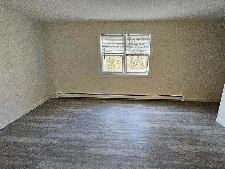 40 Grondin Dr — Photo 2