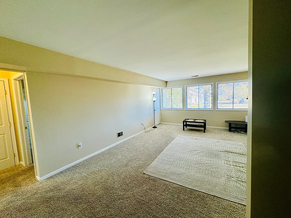 E16 Avon Dr