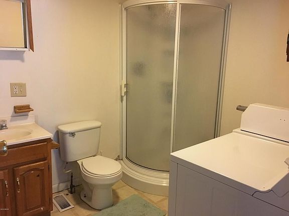 1st floor bath