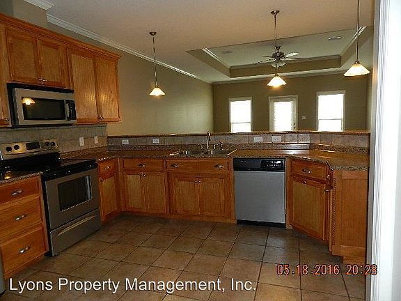 3rd image of 5043 Greyfield Pl N