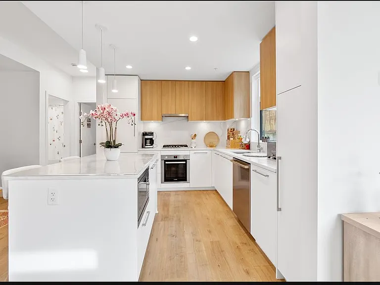 2035 Glenaire Dr #176 — Photo 3