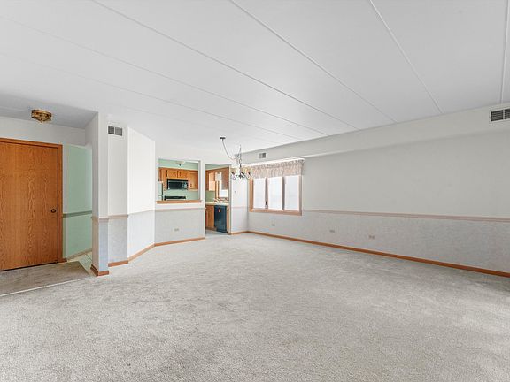 4th image of 15255 West Ave APT 1S