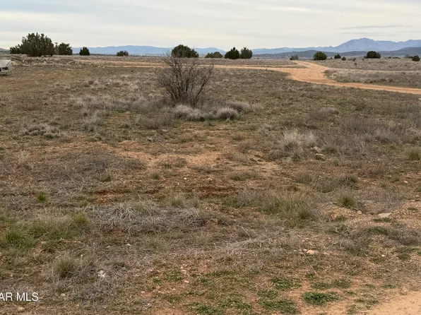 317 E Ahonen Rd, Paulden, AZ 86334