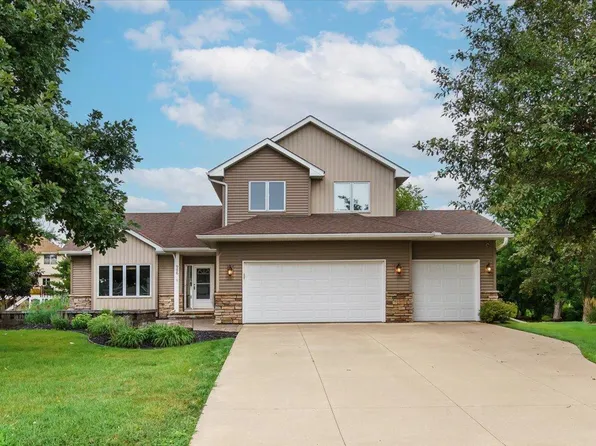 986 Bavaria Hills Ln, Chaska, MN 55318