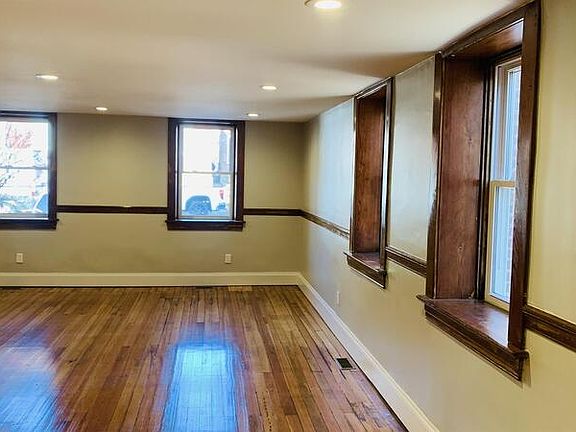 4th image of 3820 Nebraska Ave #A