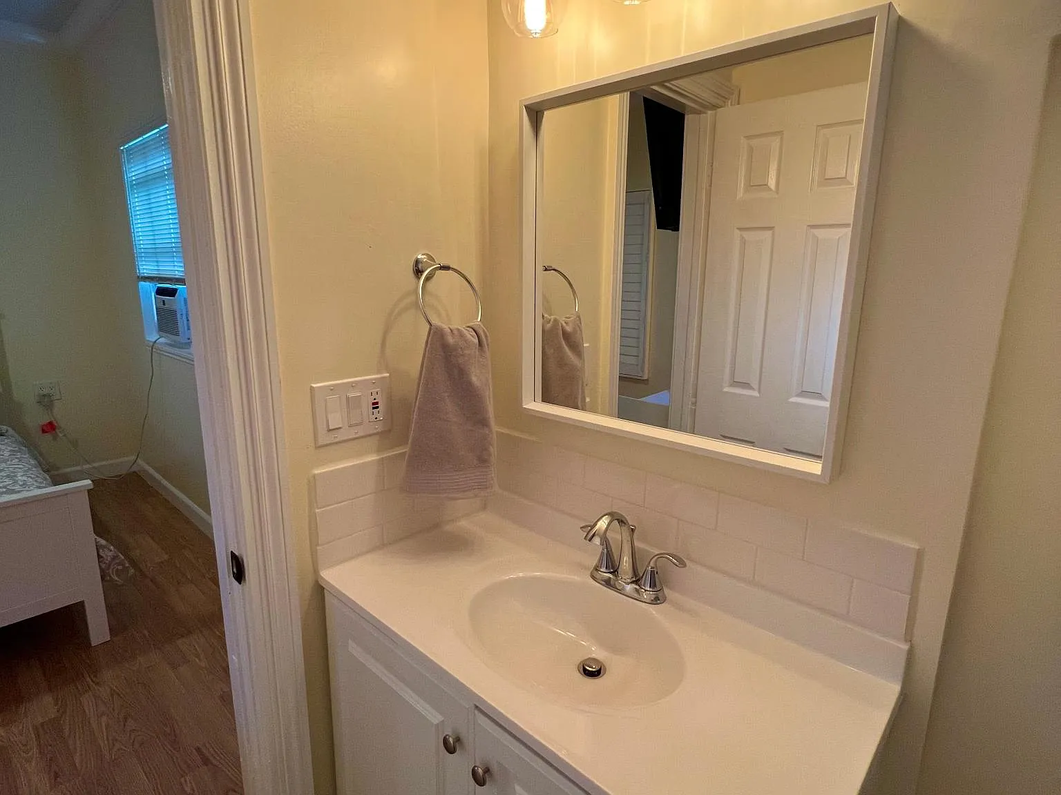 3021 Juniper St — Photo 4