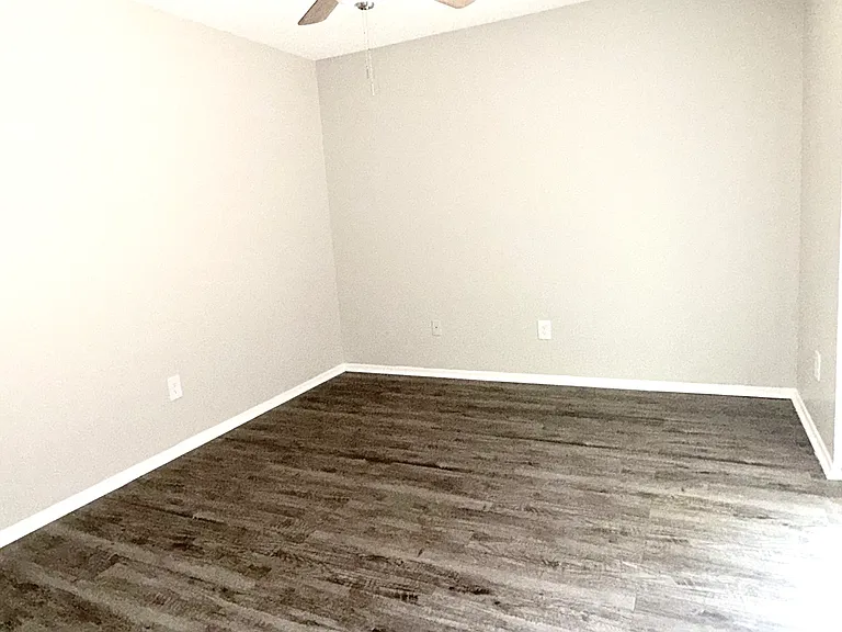 911 Creekside Dr #911 — Photo 13