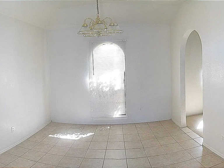 2903 Westwood Dr — Photo 6