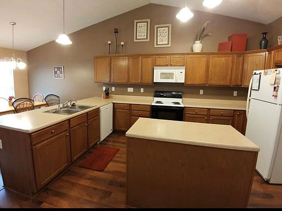 2nd image of 3650 Ellison Dr