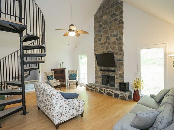 2nd image of 7383 Bridle Dr