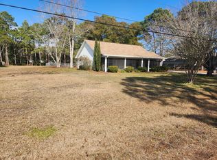 9140 Ridge Dr, Navarre, FL 32566