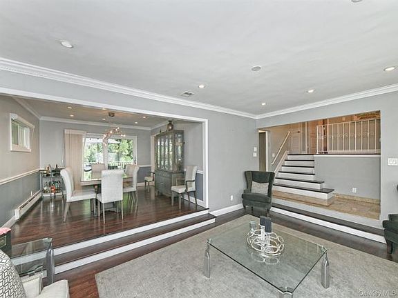 5th image of 2 Cherrywood Ln