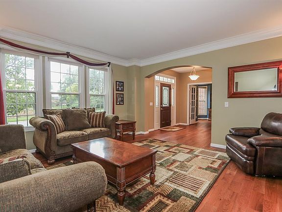 5th image of 6154 Holly Hill Ln