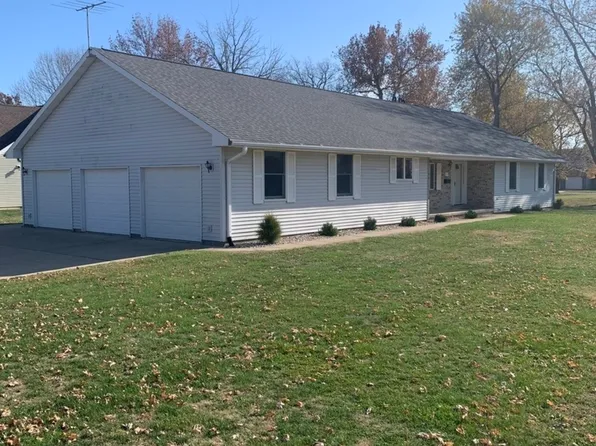 711 N West St, Le Roy, IL 61752