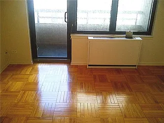 Rented by R New York