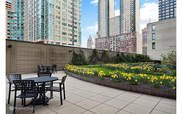 Sold by Douglas Elliman | media 13