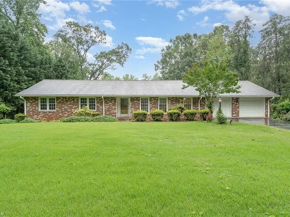 3980 Philpark Dr, Winston Salem, NC 27106