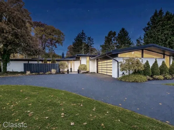 1167 Charrington Rd, Bloomfield Hills, MI 48301