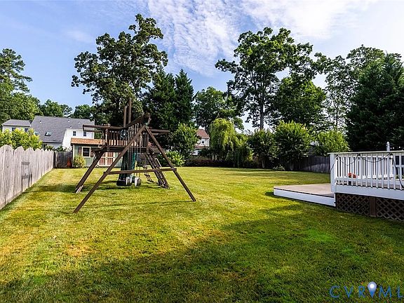 3rd image of 11902 Sunrise Rd
