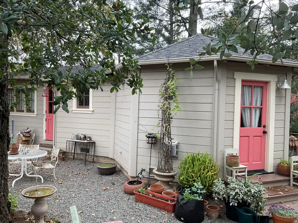 445 Lloyd Ln, Angwin, CA 94508