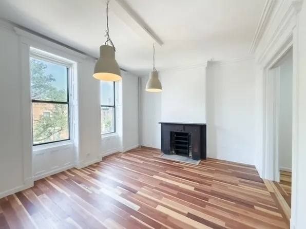 352 Myrtle Avenue image 3 of 6