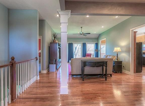 3rd image of 12458 Pine Valley Dr