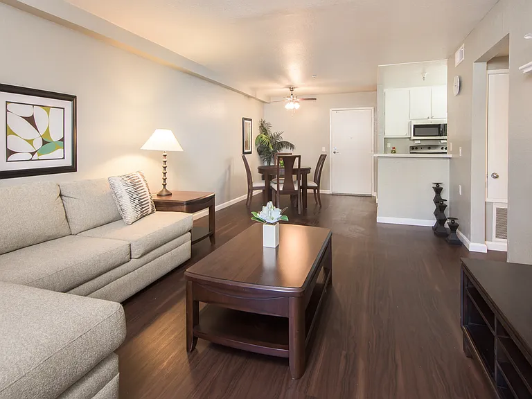The Colonnade Apartments — Photo 10