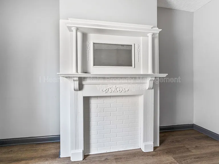 957 Harrison Ave — Photo 7