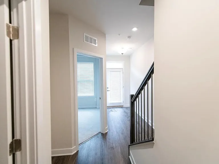2816 Evansgreen Dr — Photo 2