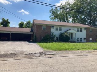 206 Colonial Dr, Youngstown, OH 44505